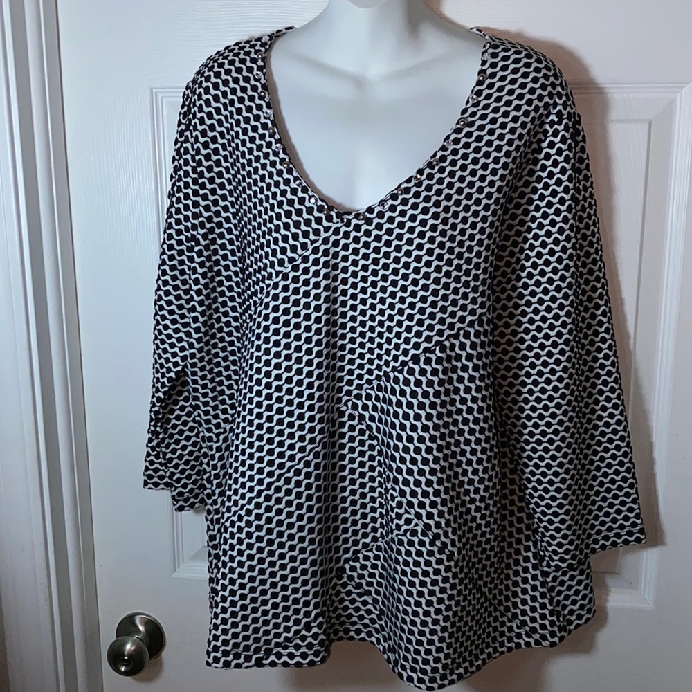 Hearts of Palm Woman Top V Neck 3/4 Sleeve Plus Size 1X Black Polkadots Poplin